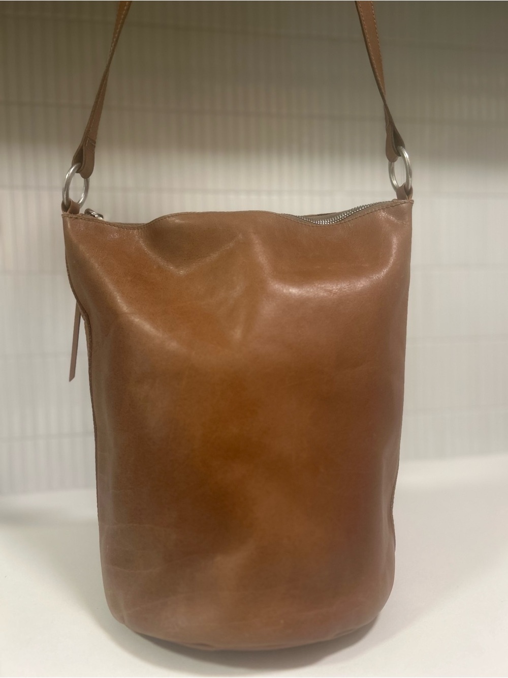Madewell The Lisbon O-Ring Leather Bucket Bag - Picture 4 of 11